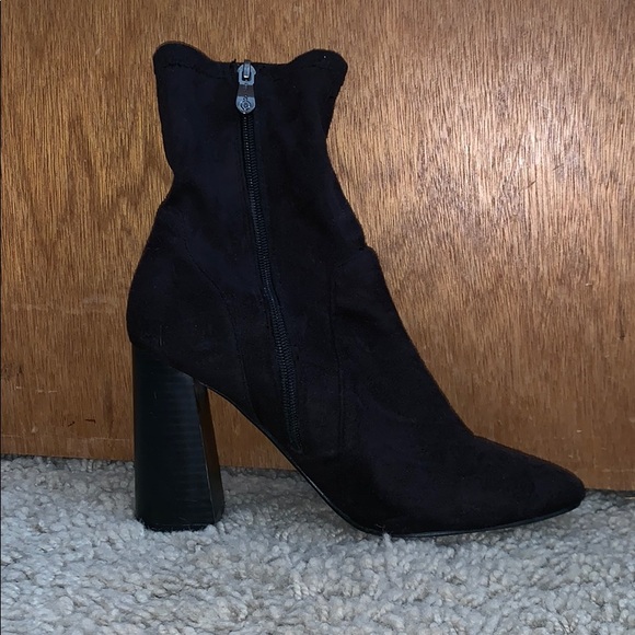 Cape Robbin Black Boots - Picture 1 of 7